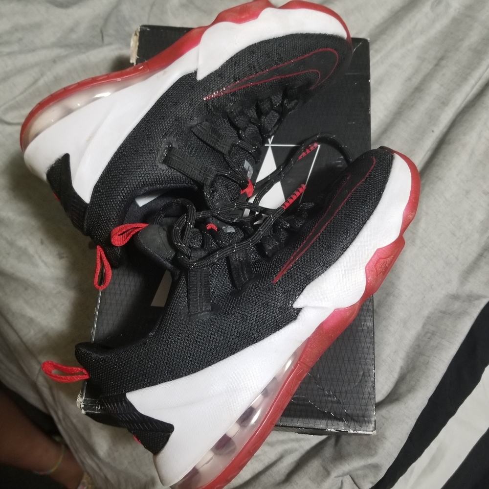 Lebron James - Picture 4 of 7